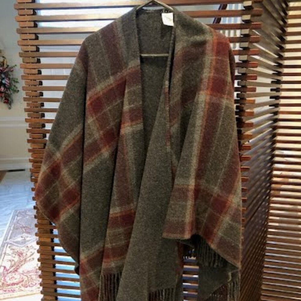 SOLD Theory wool blend cape S Made in Italy